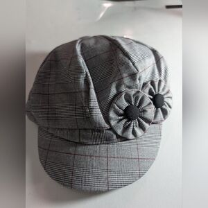 Stylish Plaid Newsboy Cap with Floral Accents